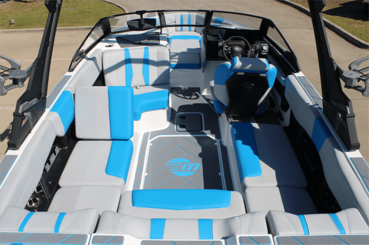 2025 Malibu 22 LSV