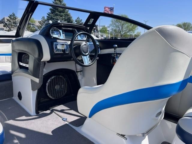 2013 Malibu Wakesetter 24 MXZ **Pending Deal**
