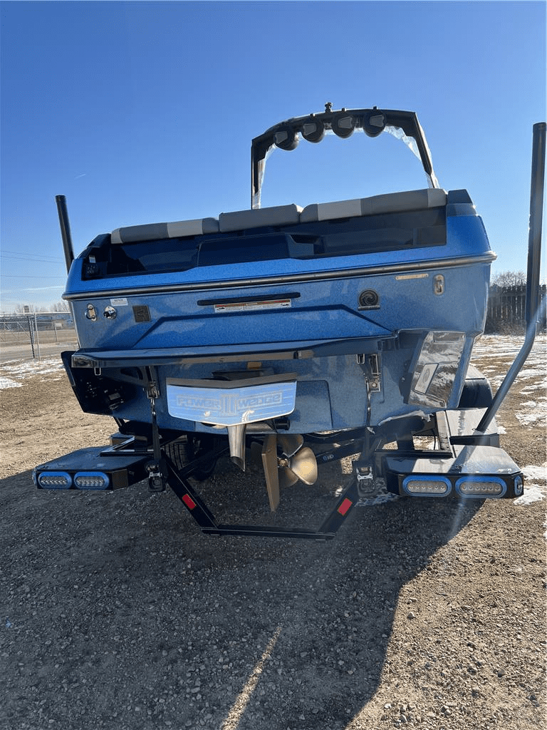 NEW 2024 AXIS A245 wake boat with M6DI motor &amp; TRL