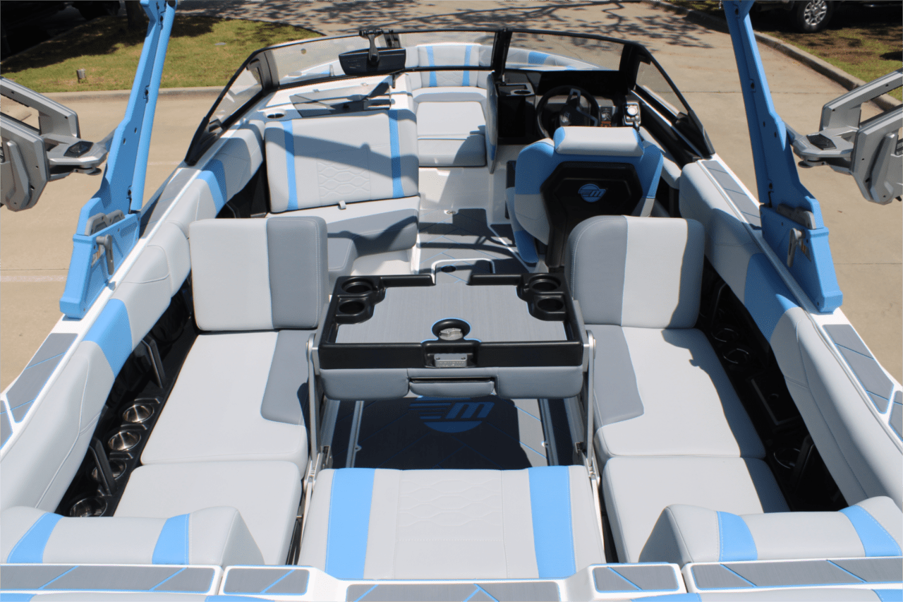 2025 Malibu 23 LSV