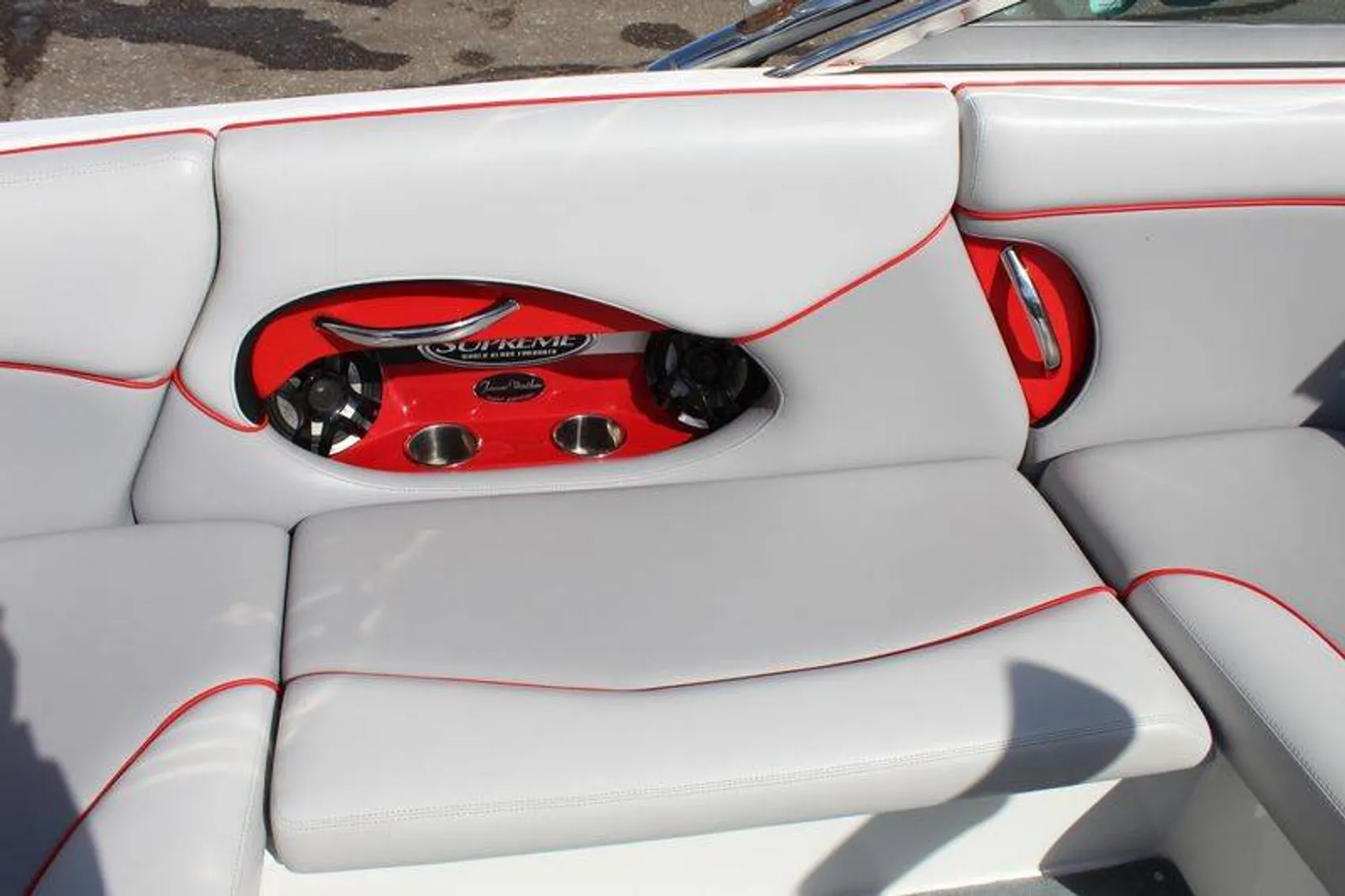2011 Supreme V226