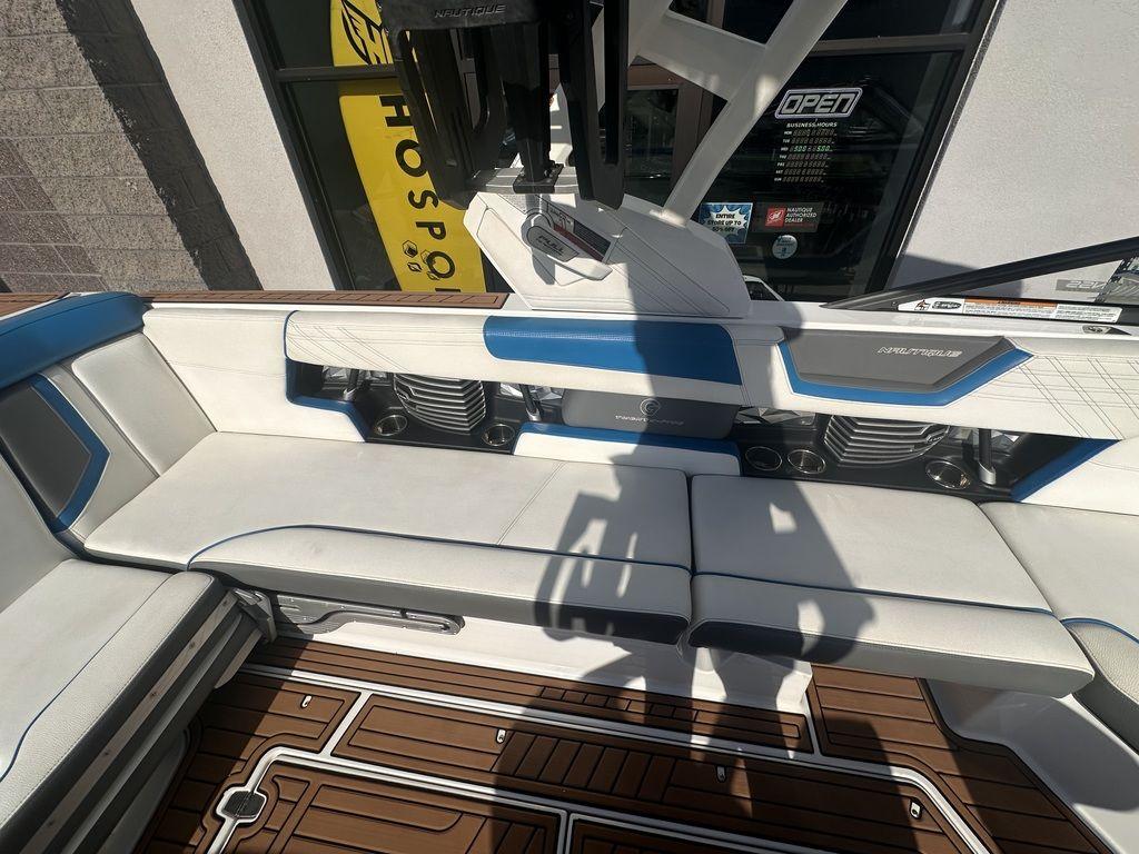 2018 nautique G25