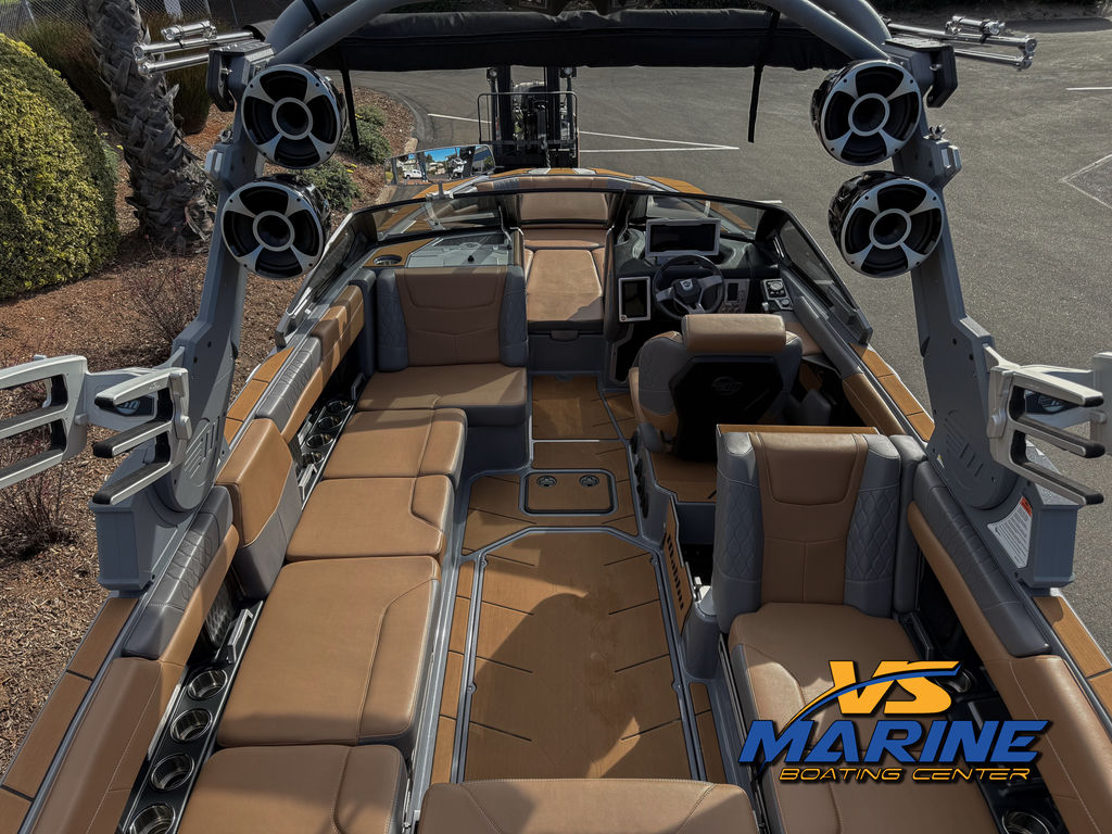 2021 Malibu Boats M240