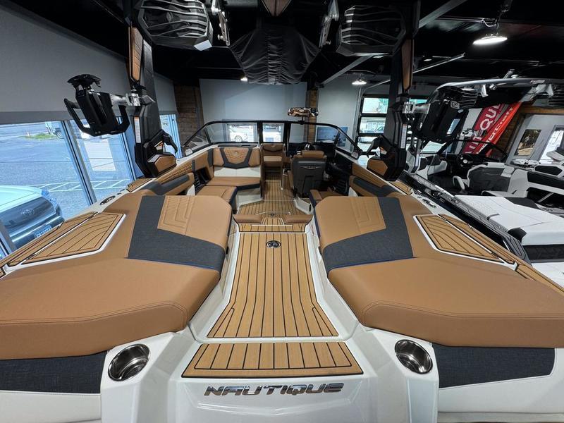 New 2024 Nautique G21