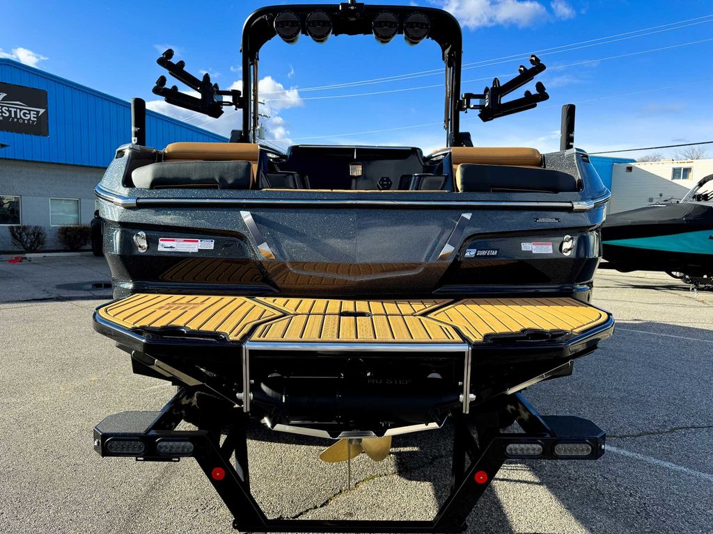 2025 MasterCraft X24