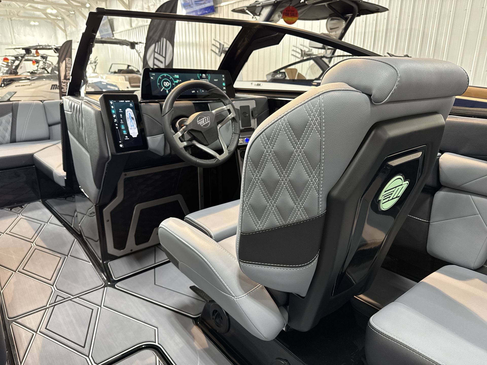 2025 Malibu M230