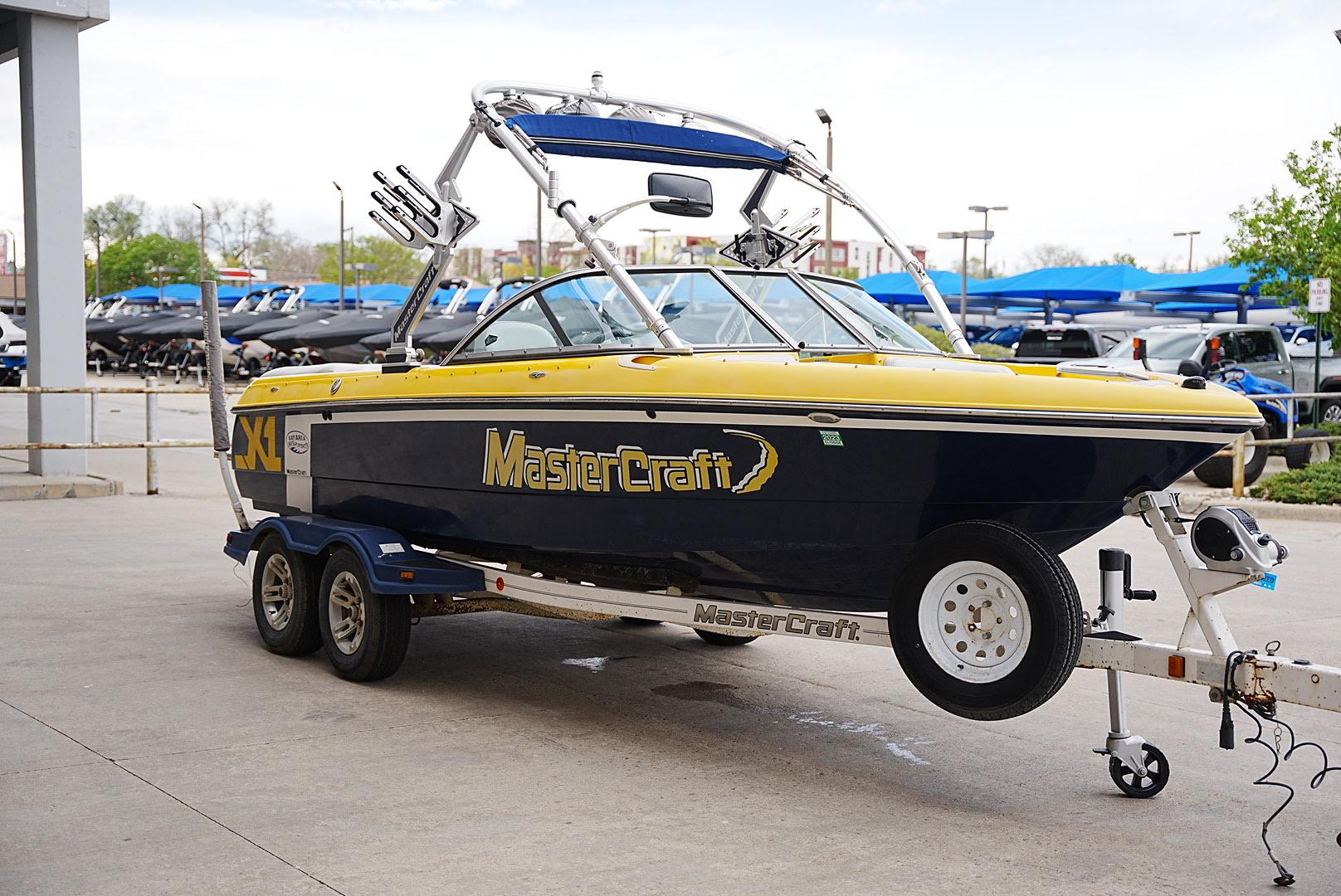 2007 MasterCraft X1 -NEW ENGINE, NEW WATER PUMP, NEW ALTERNATOR, NEW MANIFOLDS, NEW UPHOLSTERY!!!