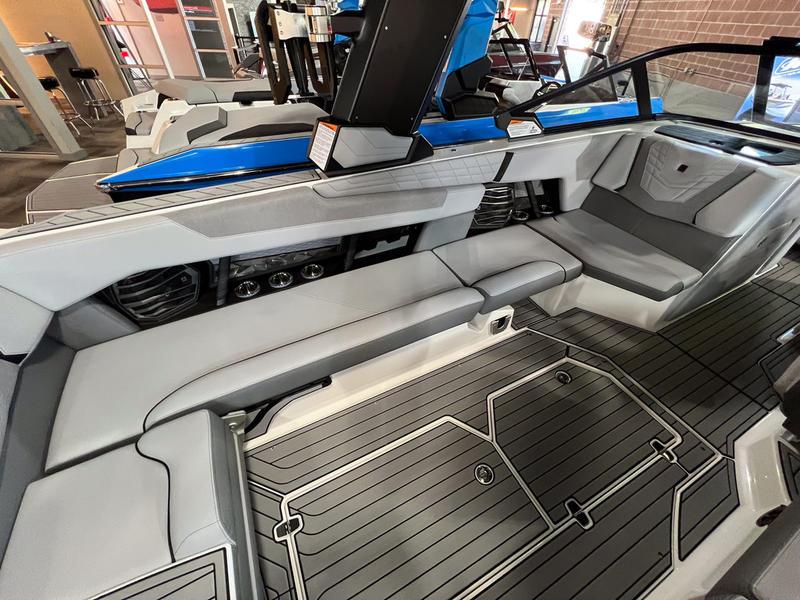New 2023 Nautique G25