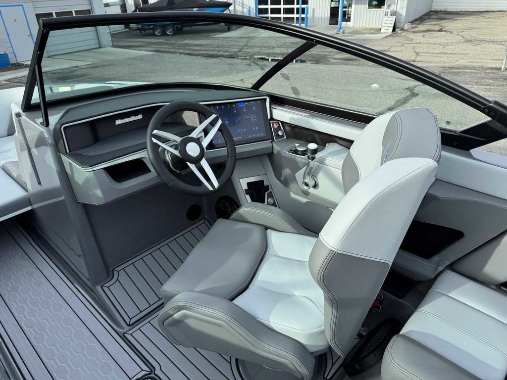 2025 MasterCraft XT22