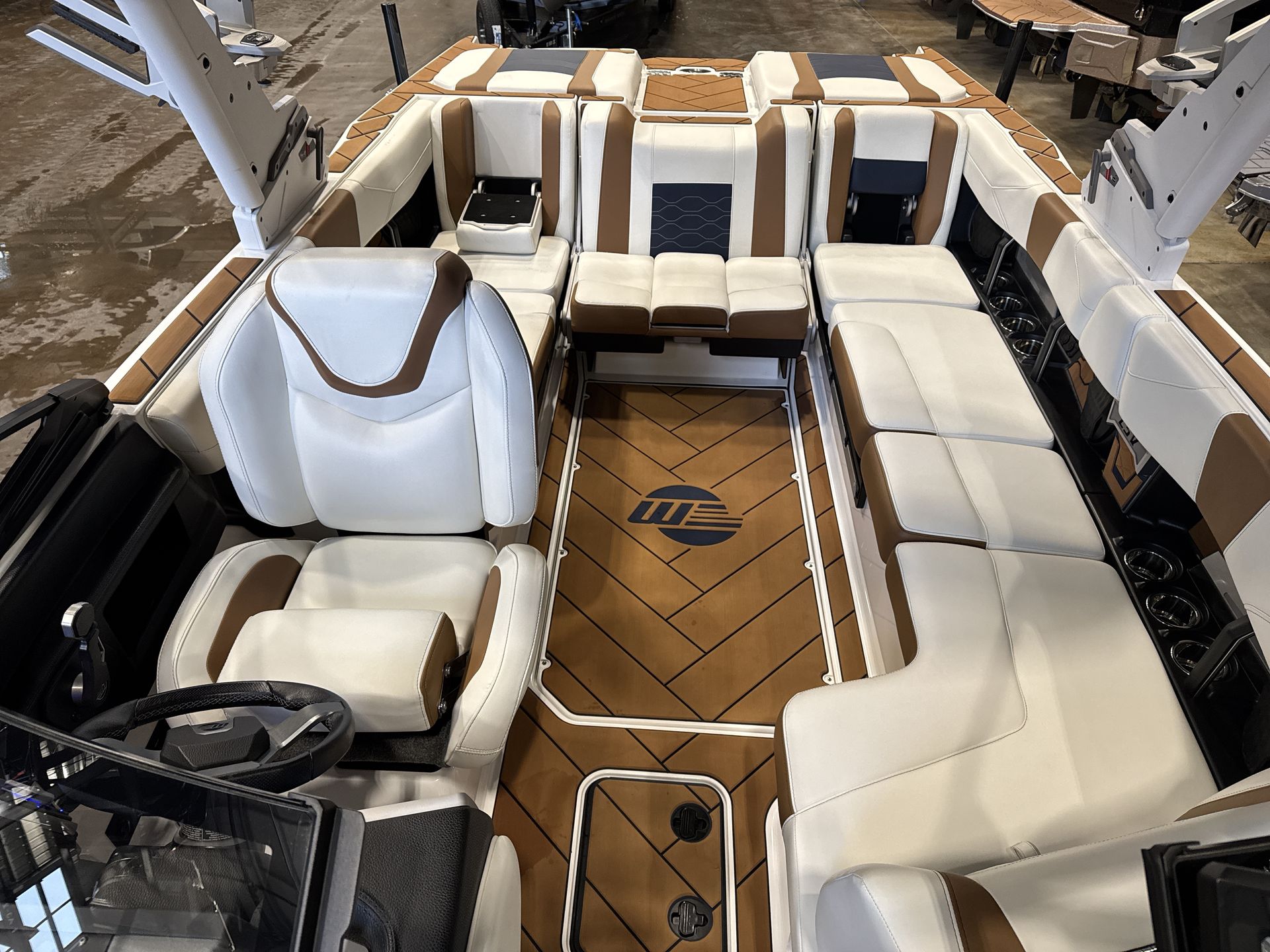 2024 Malibu 23LSV