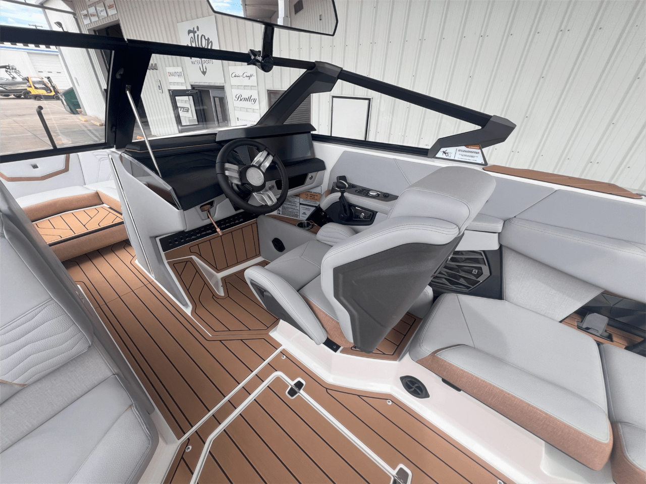 2025 Nautique G23