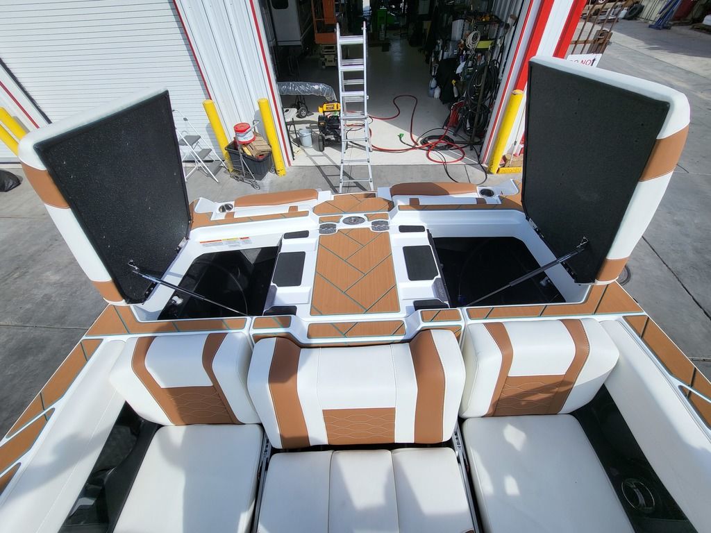 2025 Malibu Boats 23 LSV