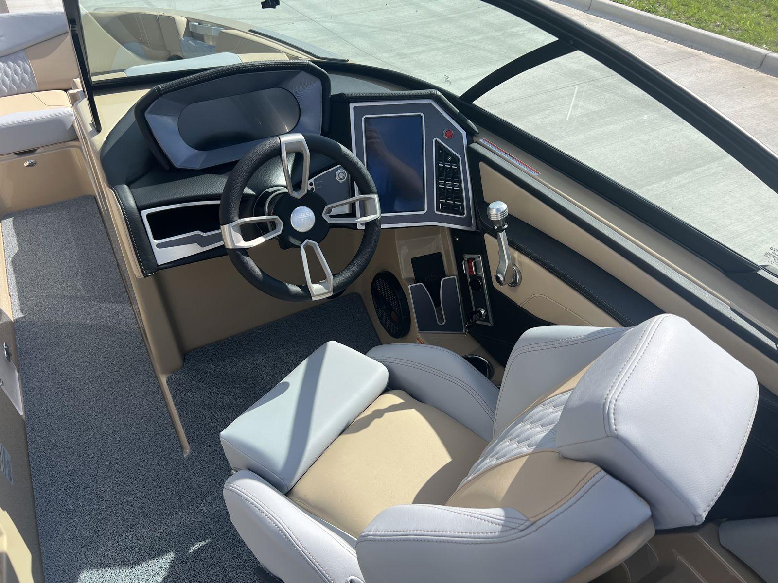2024 MasterCraft XT24