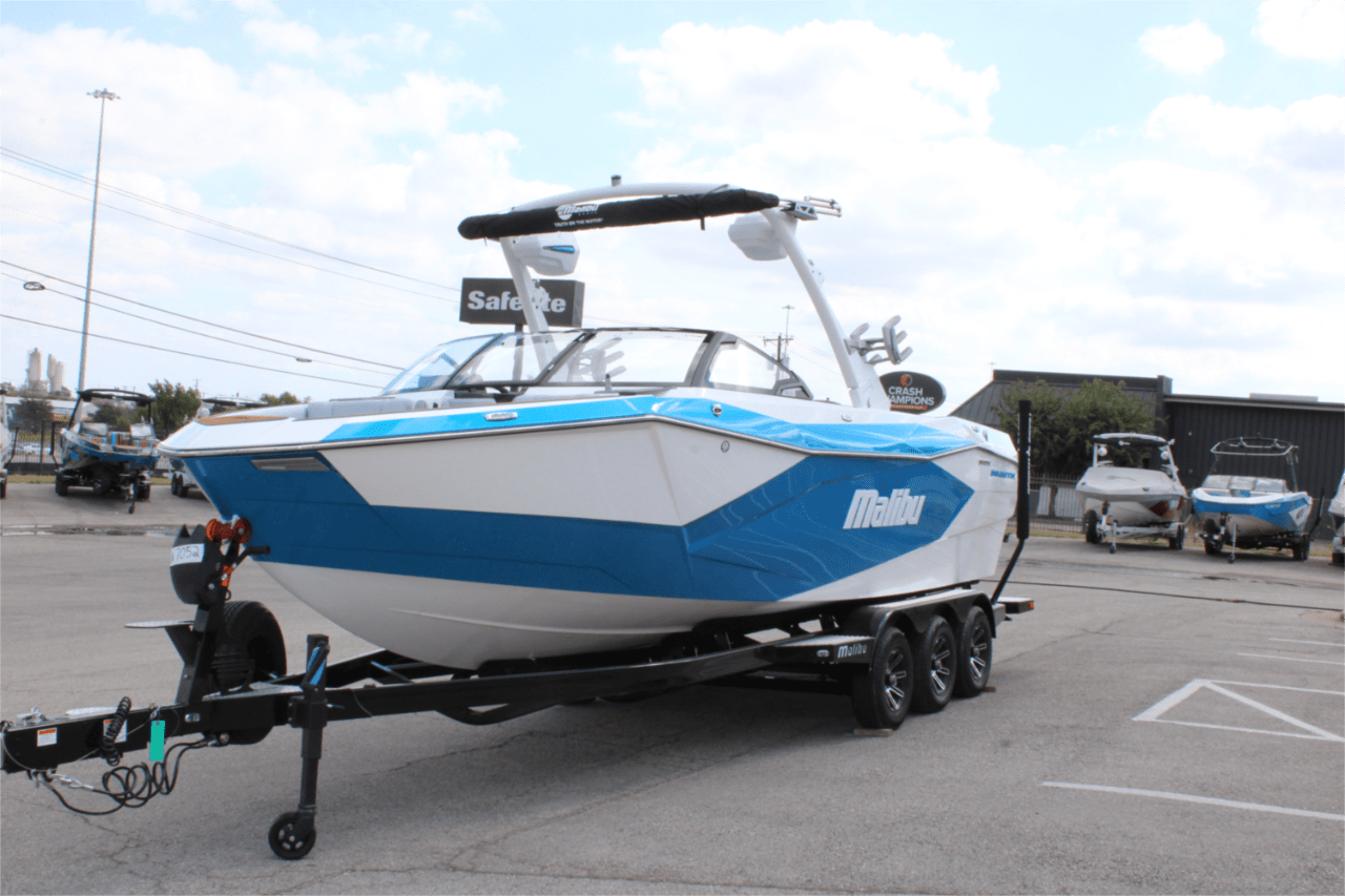 2025 Malibu 26 LSV