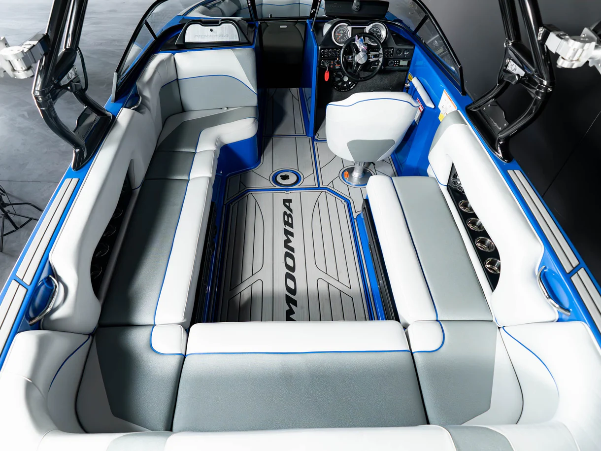 2018 Moomba Mojo &#8211; Silver / Black / Blue
