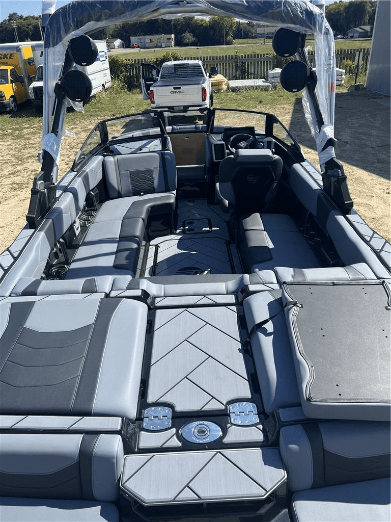 NEW 2024 MALIBU 23 LSV WAKESETTER w/ M6DI (DH) &amp; TRAILER