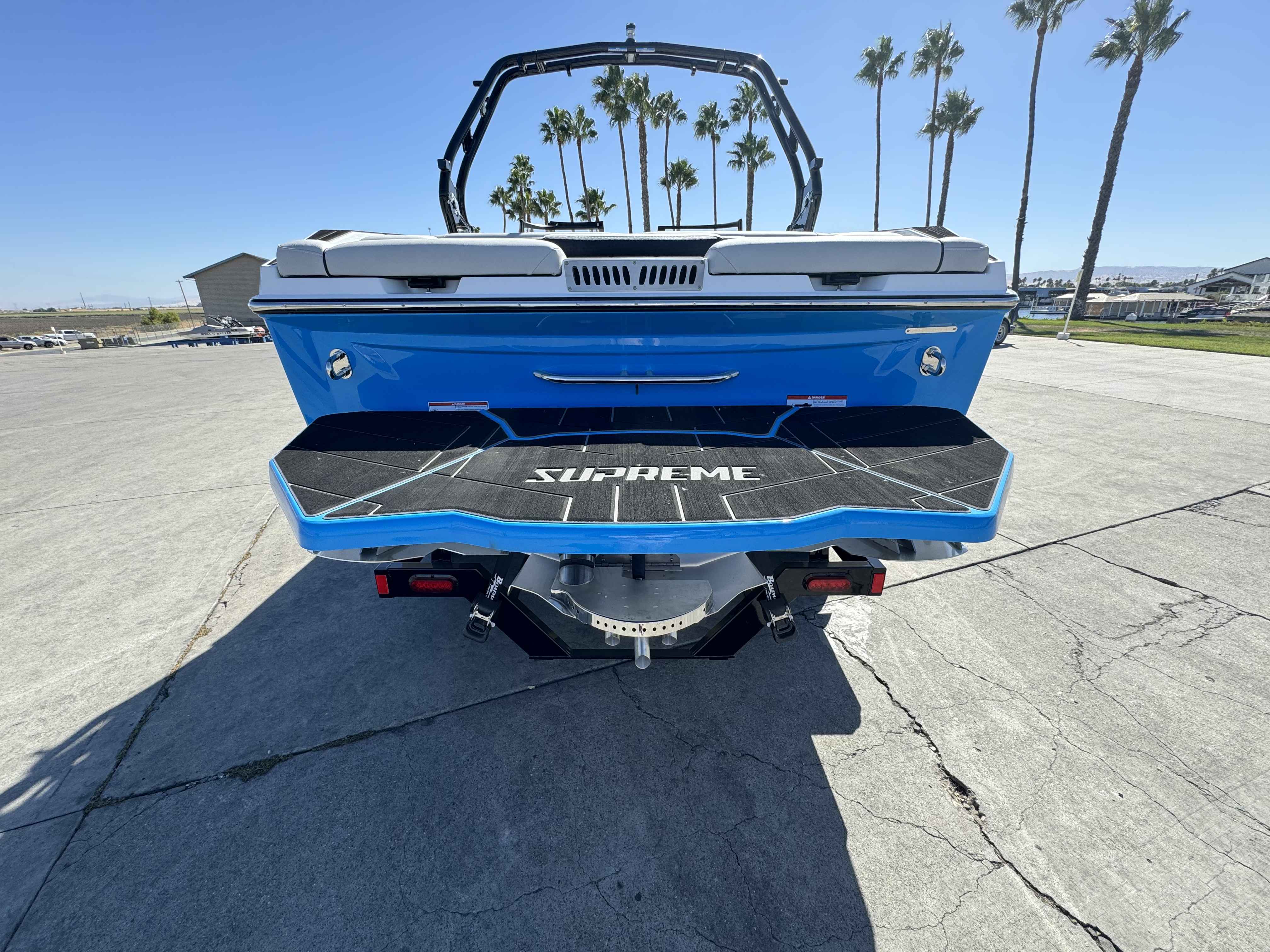 2025 Supreme S220