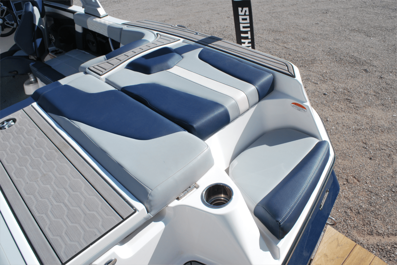 2023 MasterCraft XT22T