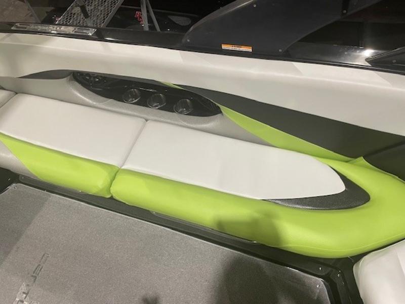 2014 CENTURION SV-244