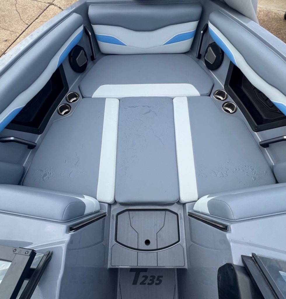 2025 Axis Wake Research T235