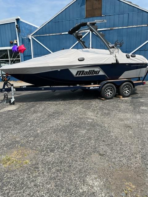 2023 Malibu Boats 20 VTX