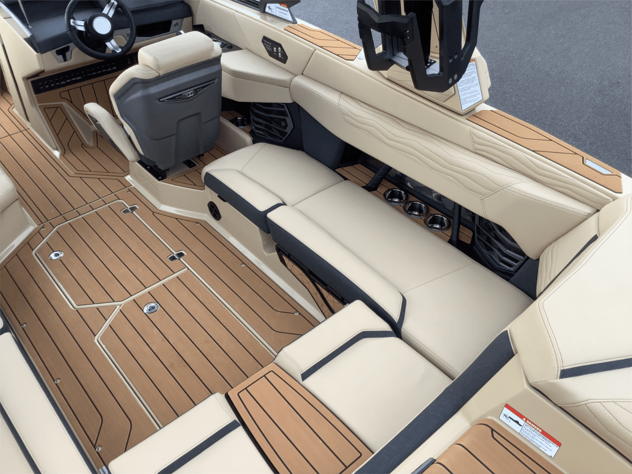 2025 Nautique G23