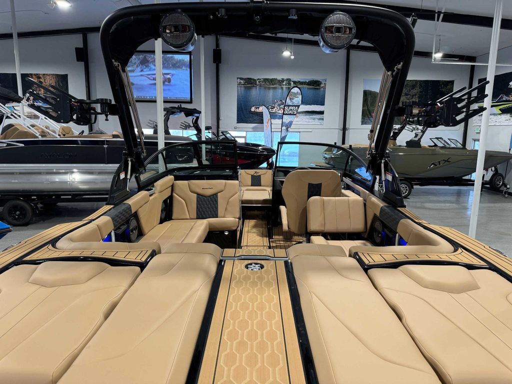 2025 MasterCraft XT23