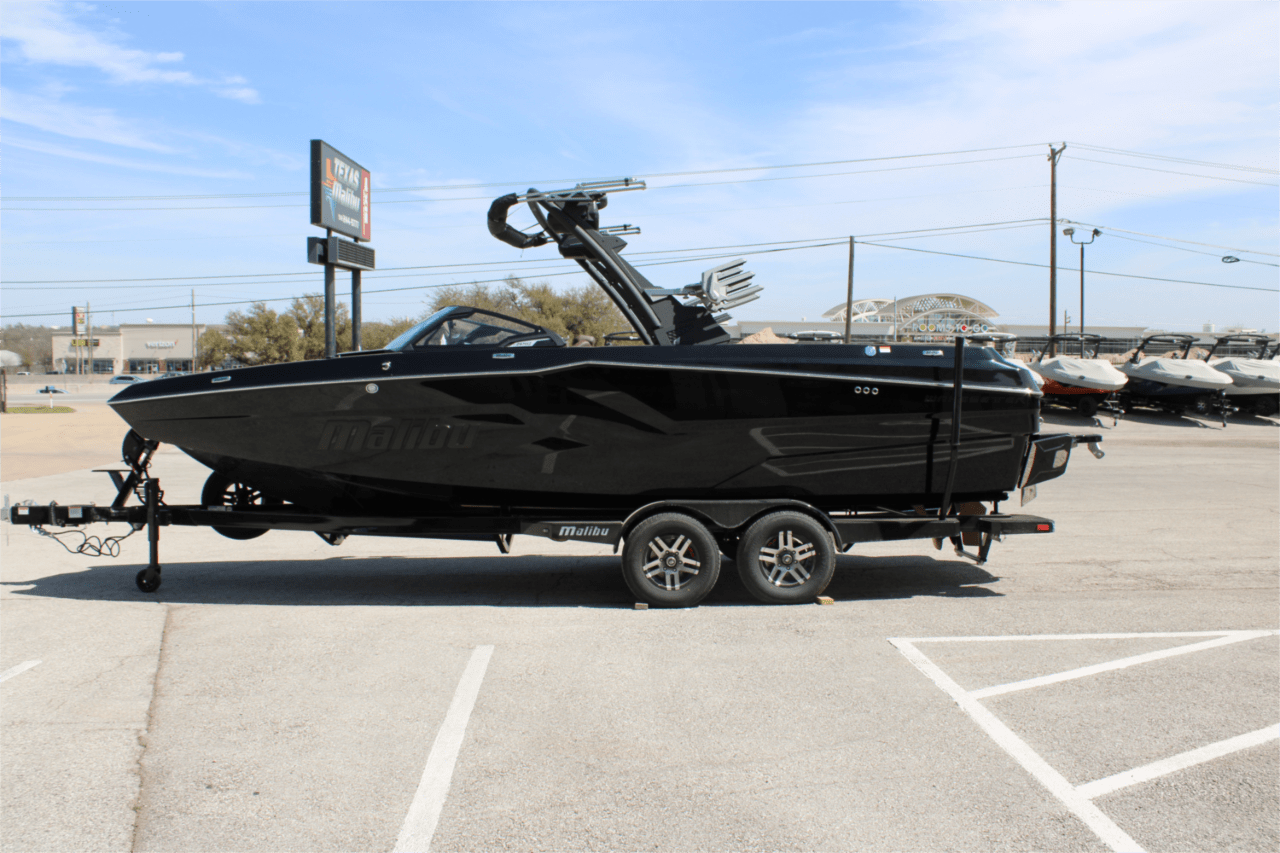 2025 Malibu 24 MXZ