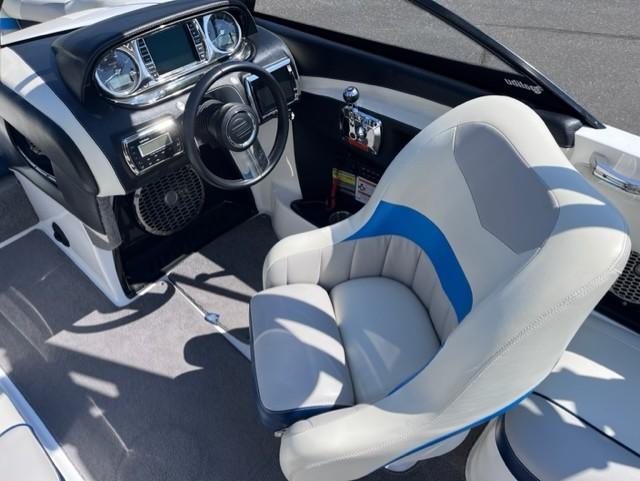 2013 Malibu Wakesetter 24 MXZ **Pending Deal**