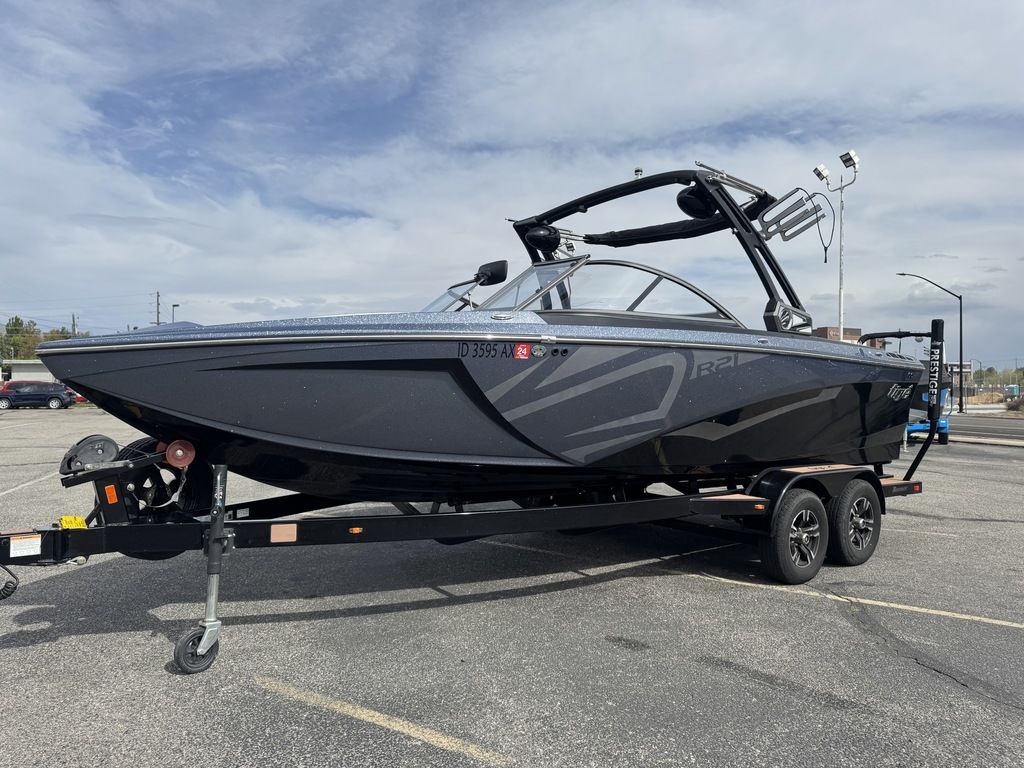 2018 Tige R21