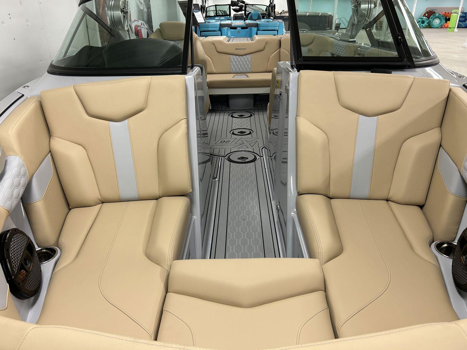 2024 MasterCraft XT20