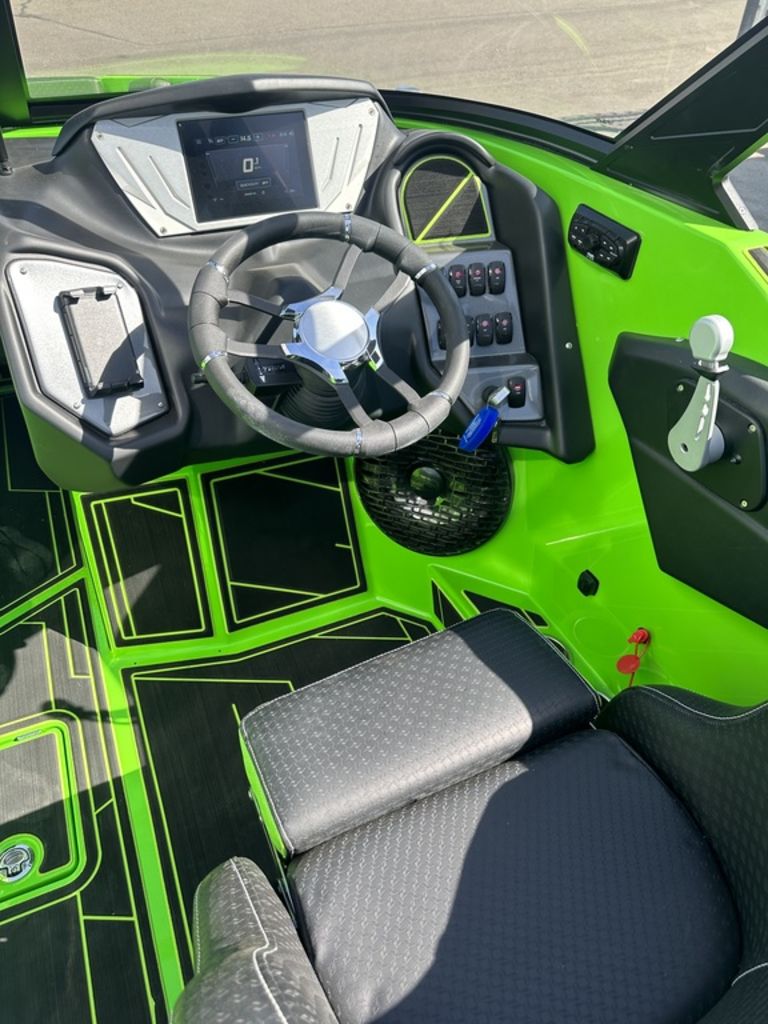 2024 supreme boats ZS212