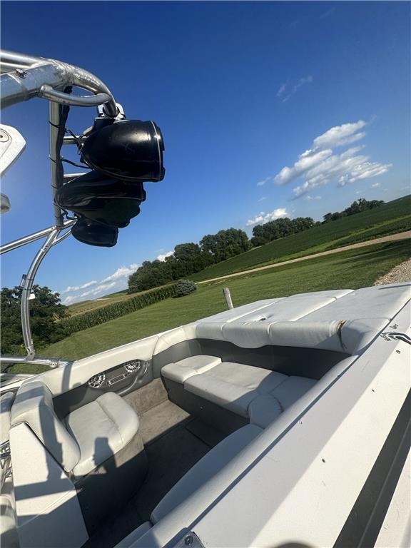 2005 Supra Launch 24 SSV