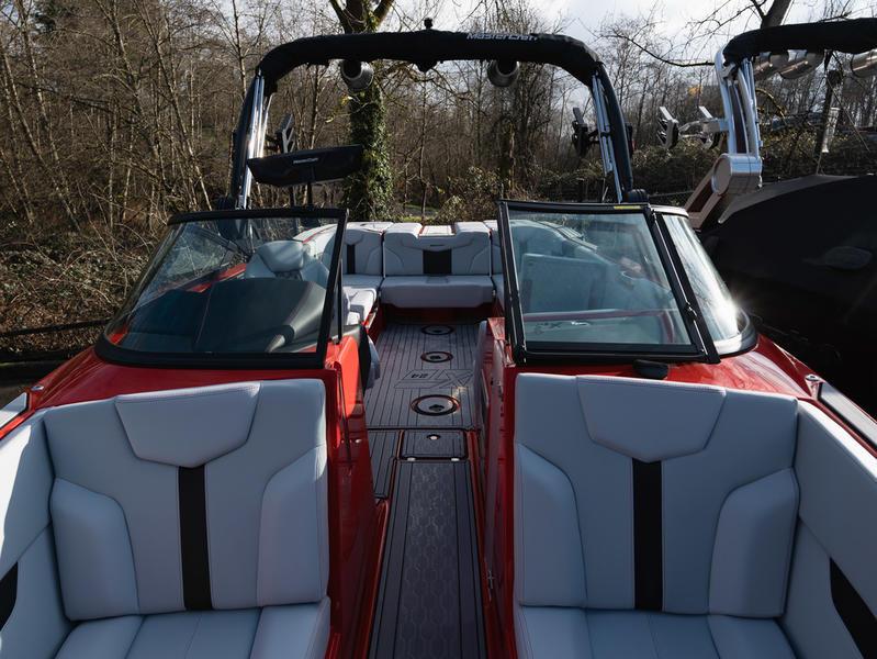 New 2024 MasterCraft XT24