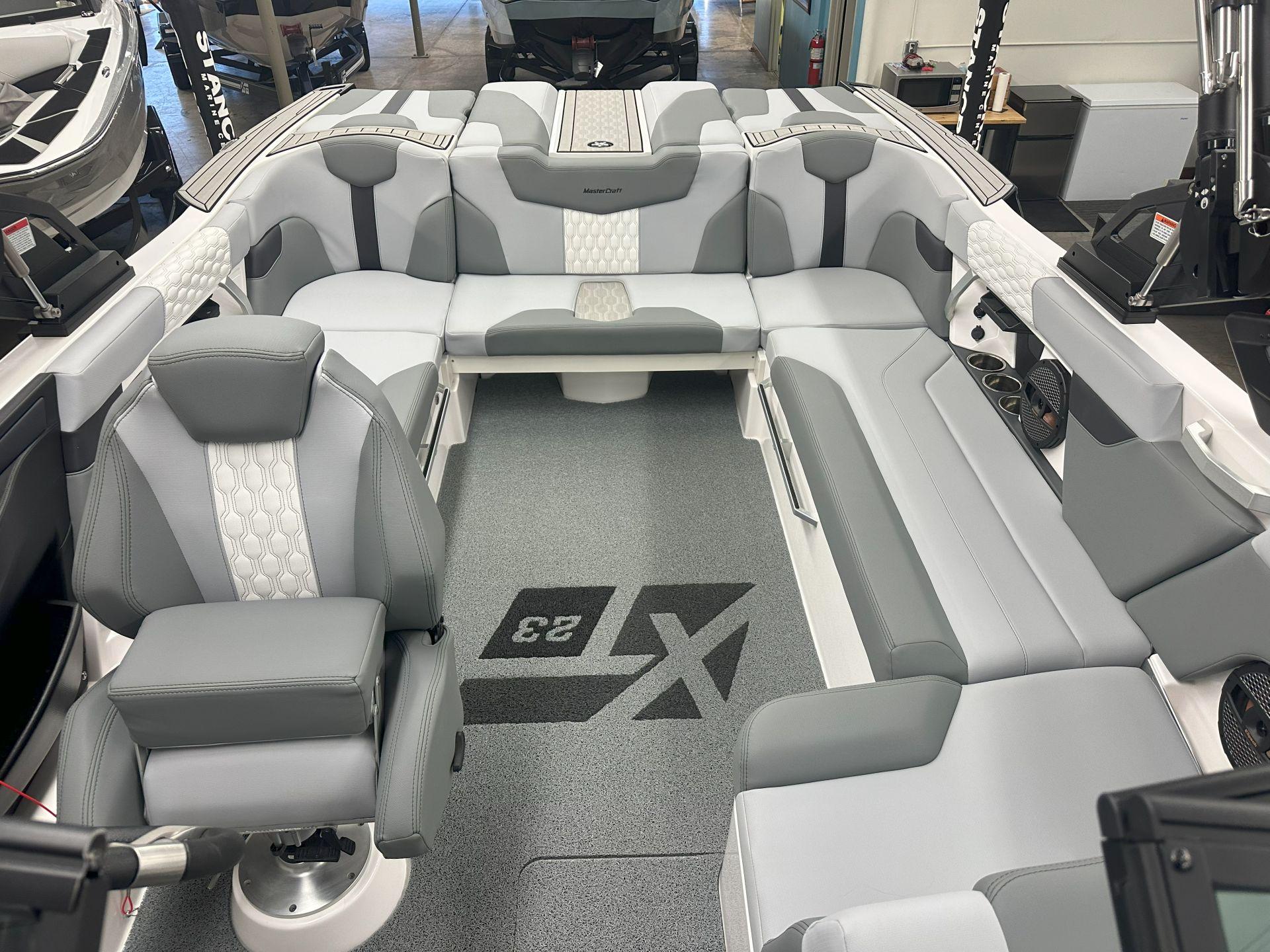 2024 MasterCraft XT23