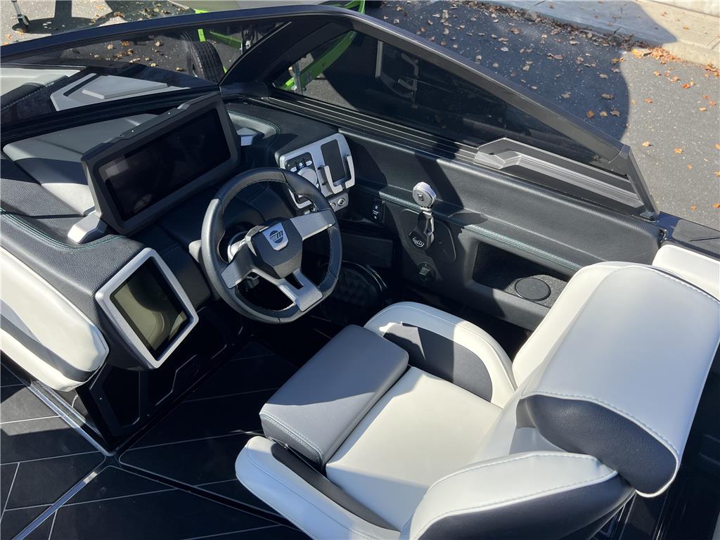 2023 Malibu 26LSV – PRICE REDUCTION
