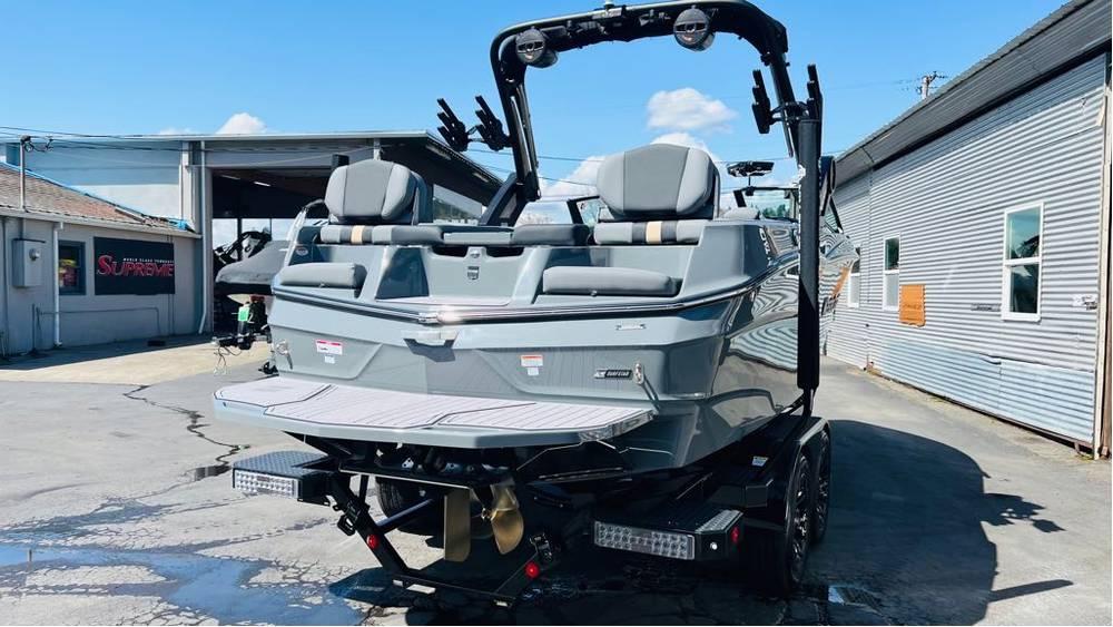 2023 MasterCraft XT22 T