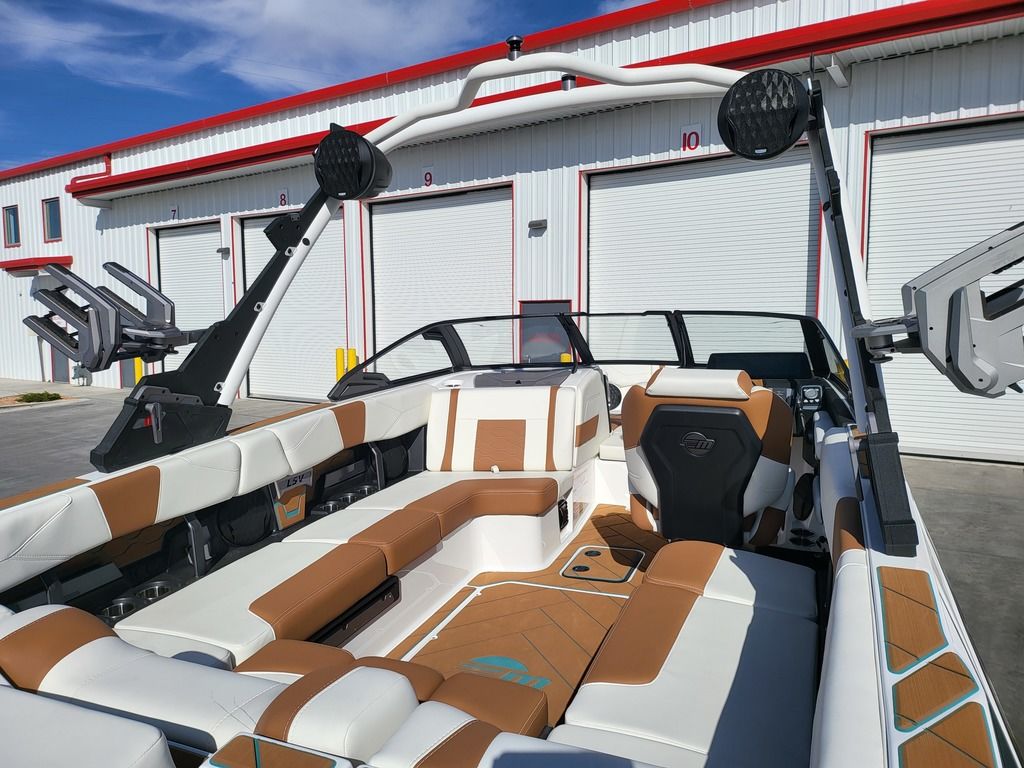 2025 Malibu Boats 23 LSV