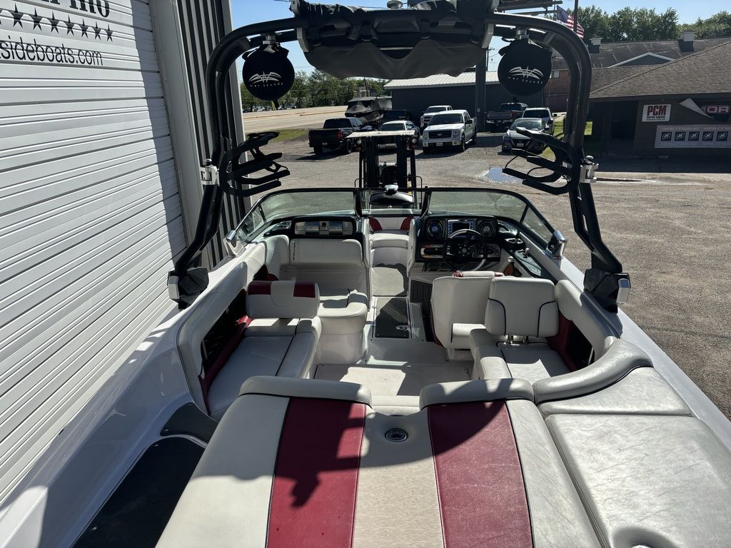 2010 Nautique Super Air Nautique 226