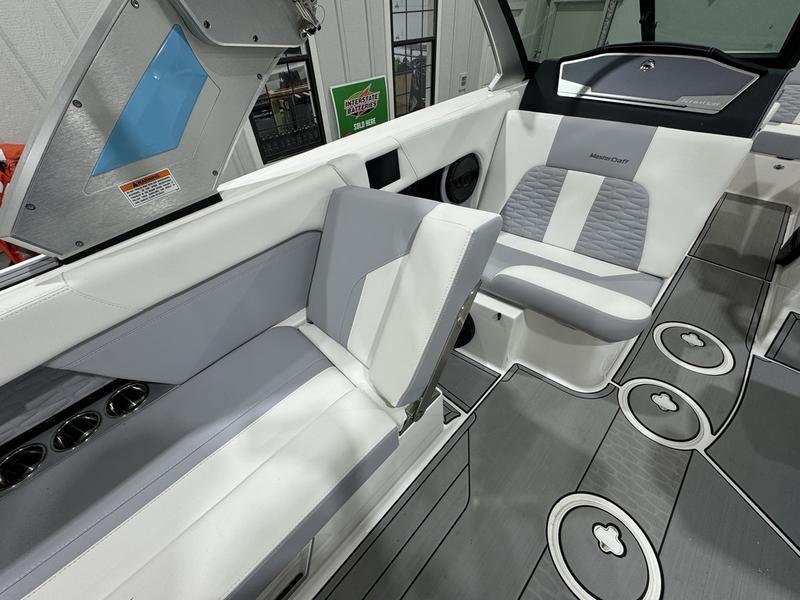 2024 MasterCraft X24