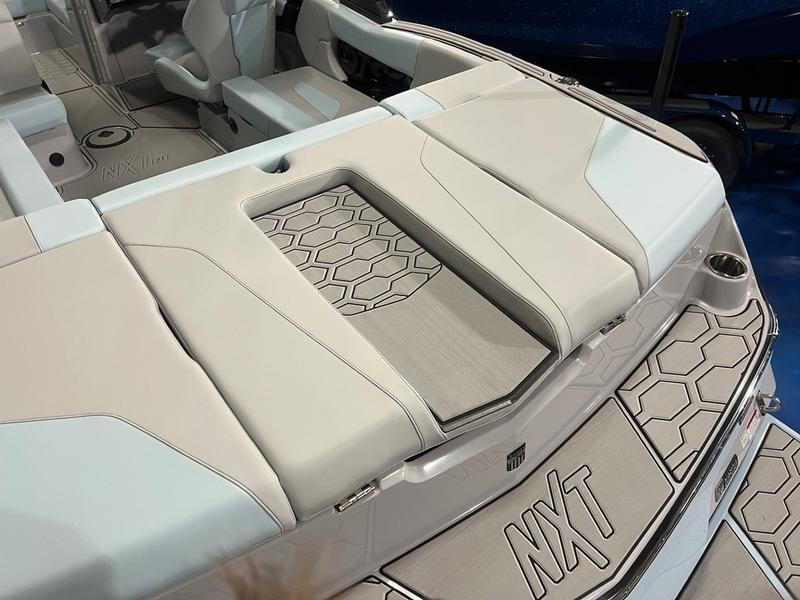 boat.Title