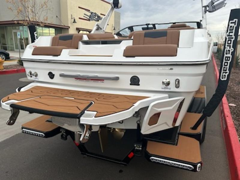 2025 Malibu 22 MXZ