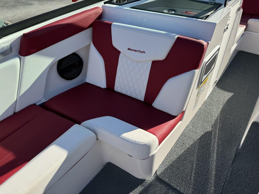2023 MasterCraft XT22