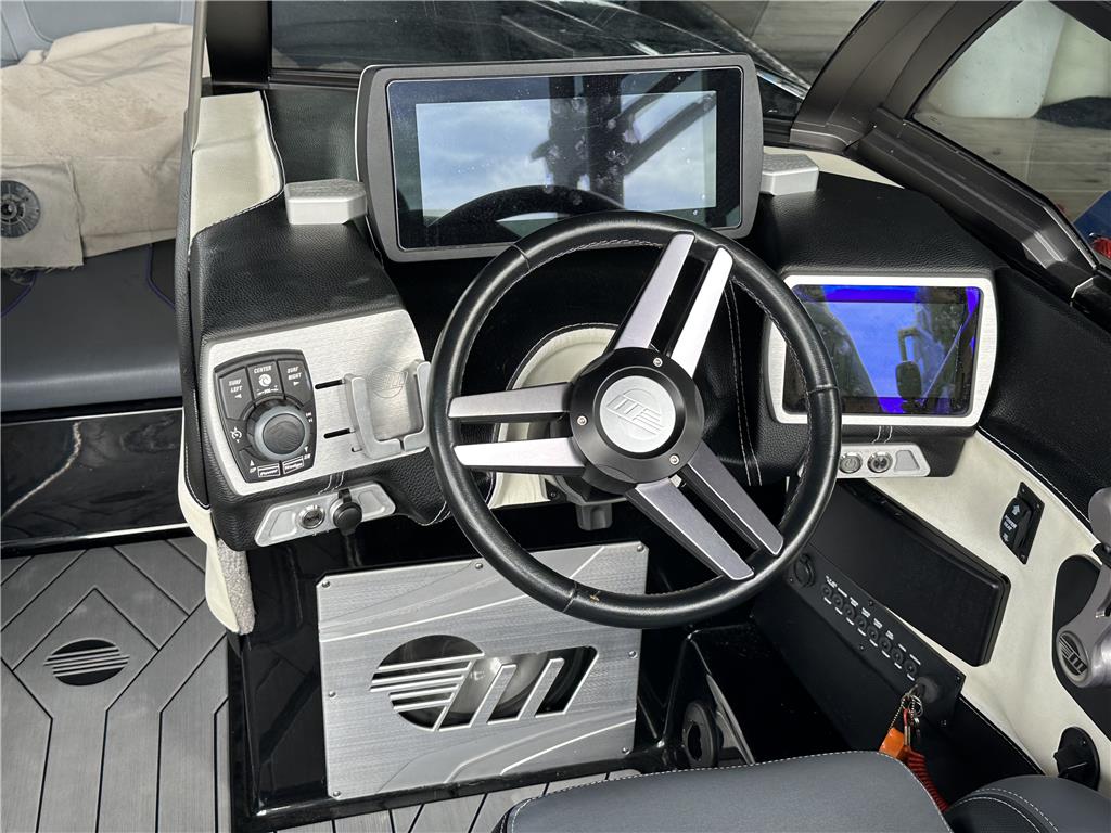 2017 Malibu 24 MXZ
