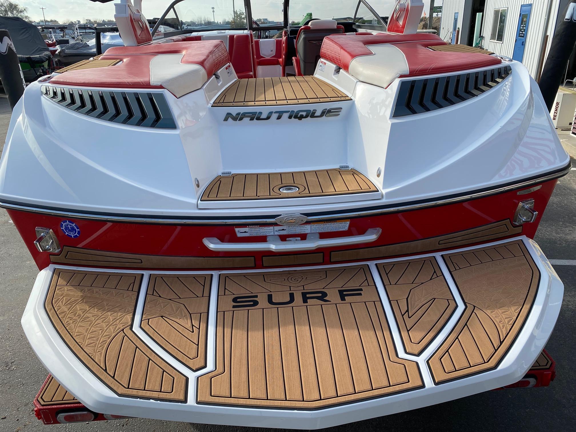 2018 Nautique G23