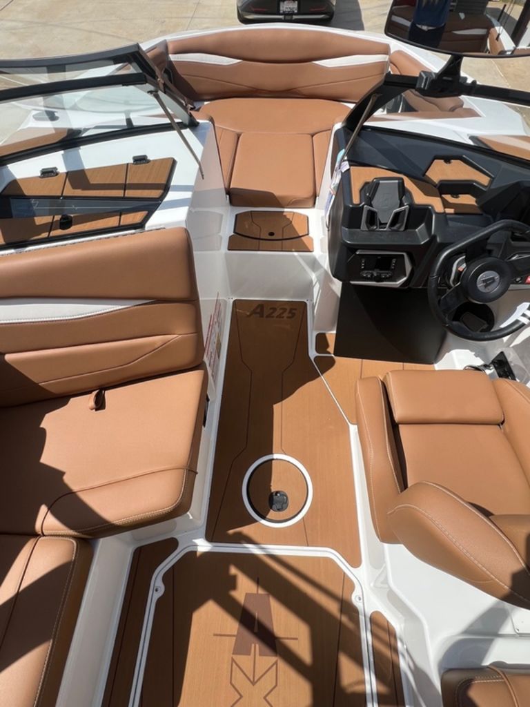2025 Axis Wake Research A225