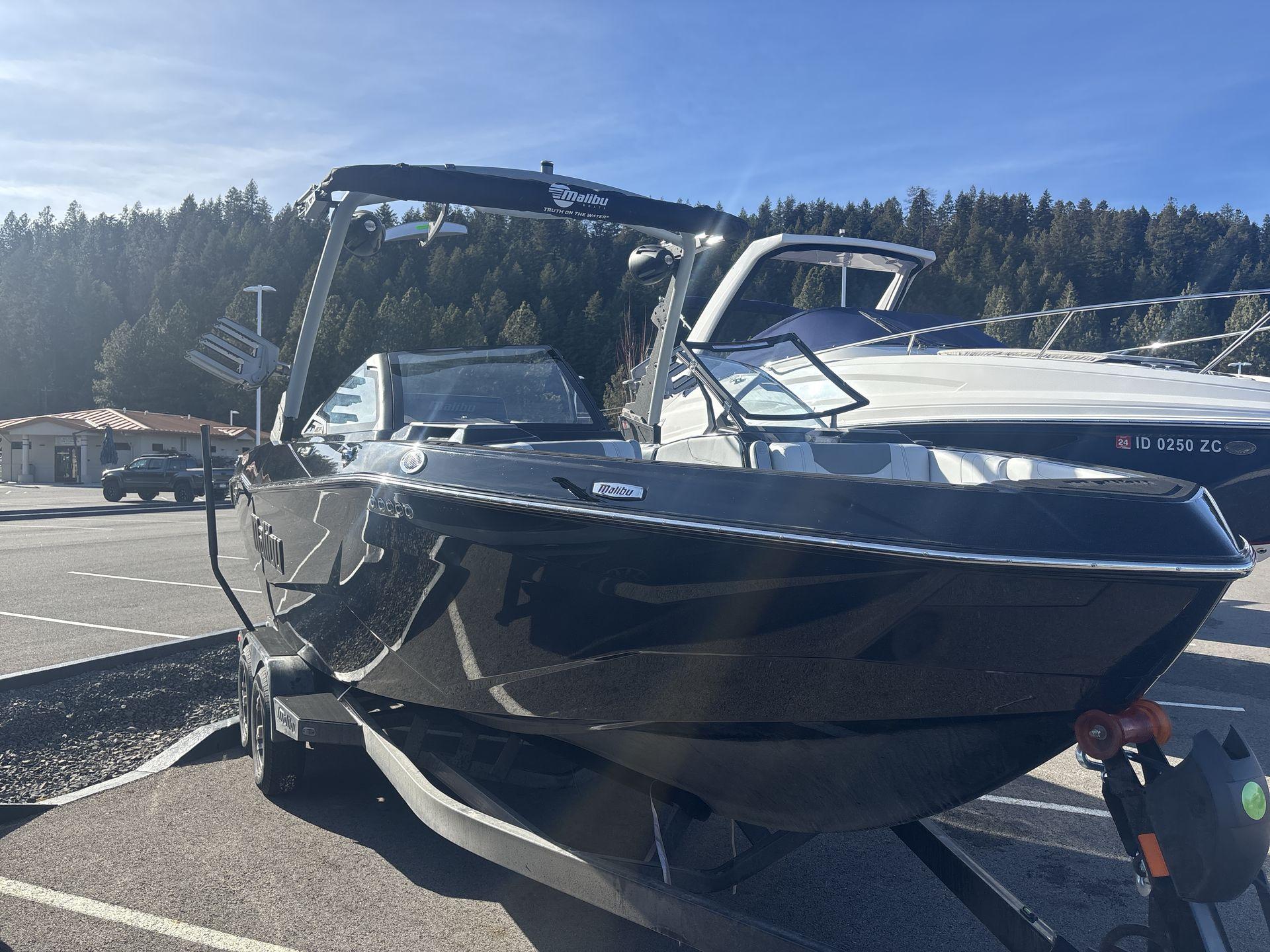 2025 Malibu 25LSV