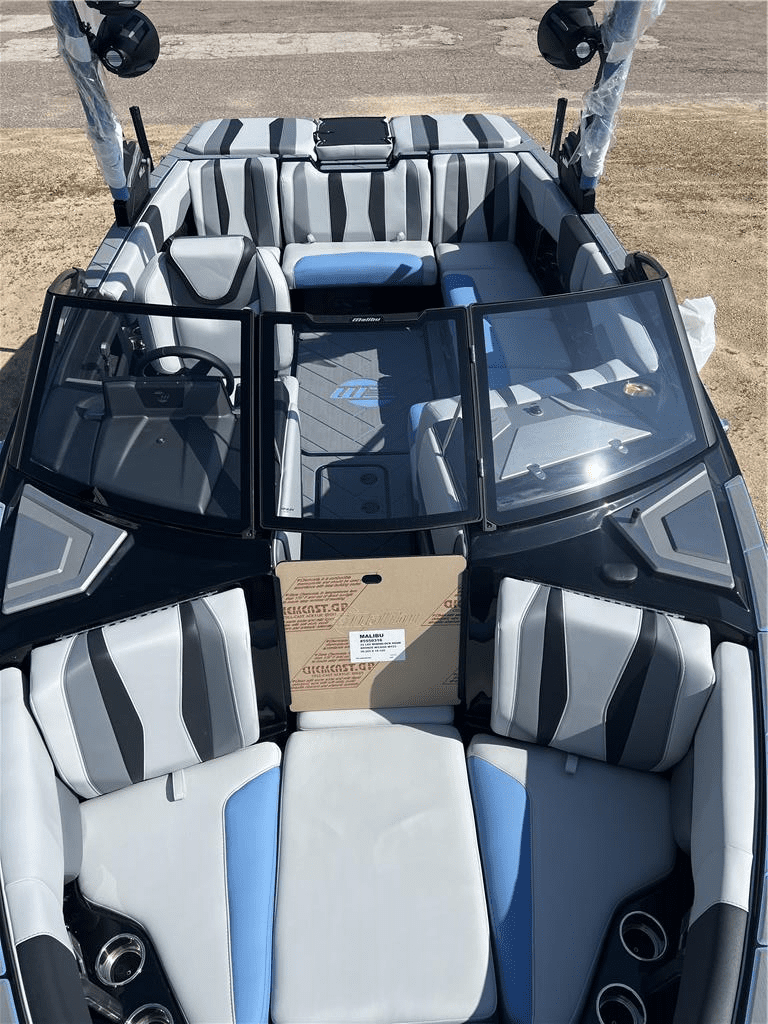 NEW 2024 MALIBU 22 LSV WAKESETTER W/ M6DI, TRAILER, AND DIAMOND HULL *DEMO*