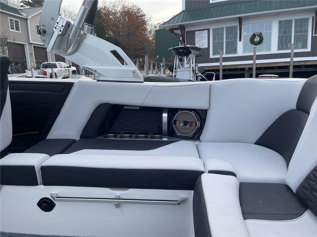 2021 MasterCraft X22