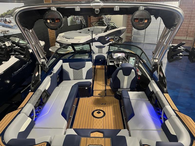 New 2024 MasterCraft XT23